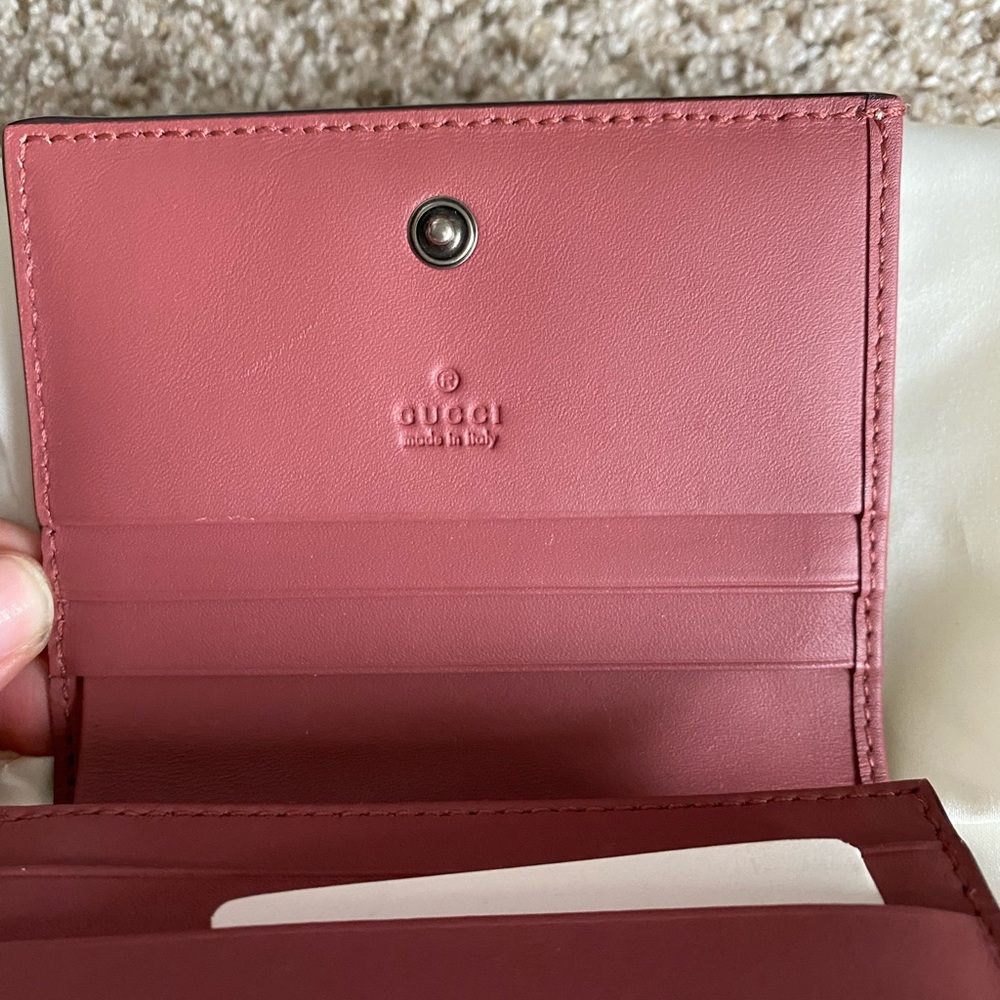 SOLD Gucci blooms Compact Wallet - Picture 3 of 16